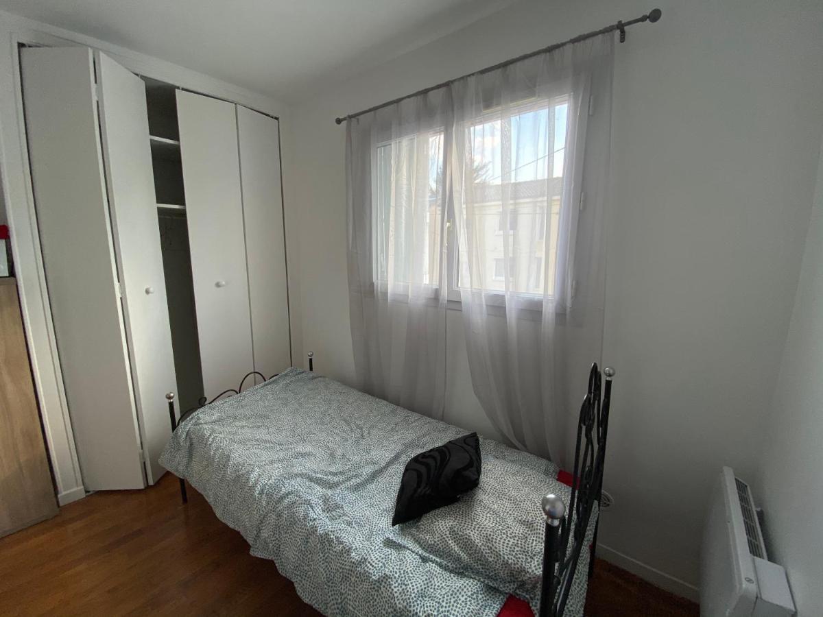 Bedroom In A House/ Chambre Dans Une Maison Epinay-sur-Orge Exterior photo